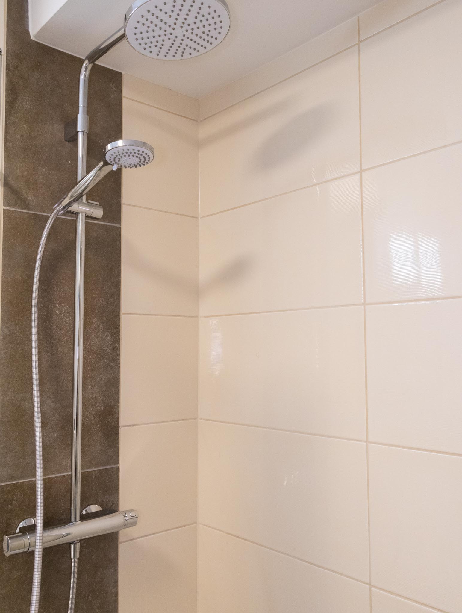 Kapitänszimmer – Badezimmer mit Duschbrause